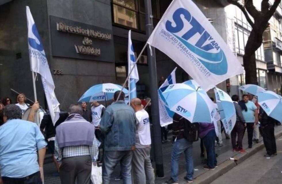 Trabajadores viales analizan movilizarse en reclamo de aumentos salariales