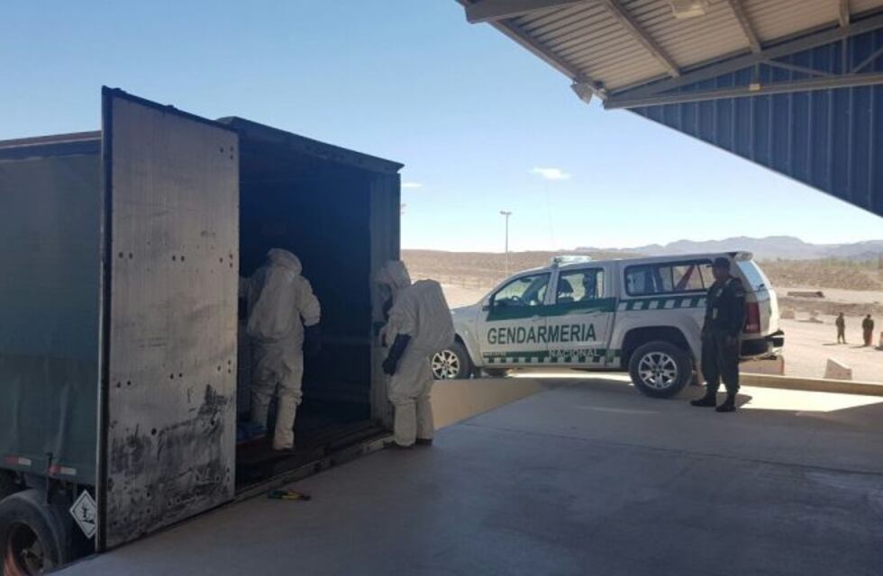 Incautaron un camión con más de una tonelada de soda caustica en Uspallata