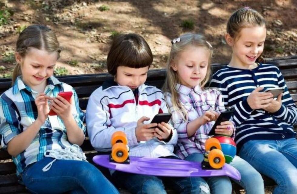 Google lanzó una aplicación para que los padres monitoreen los celulares de sus hijos