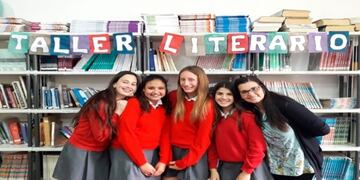 Los booktubers de Huinca Renancó del Ipem de esa localidad\u002E