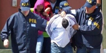 Expulsaron del país a un extranjero condenado por abusar de su ex pareja y su hija