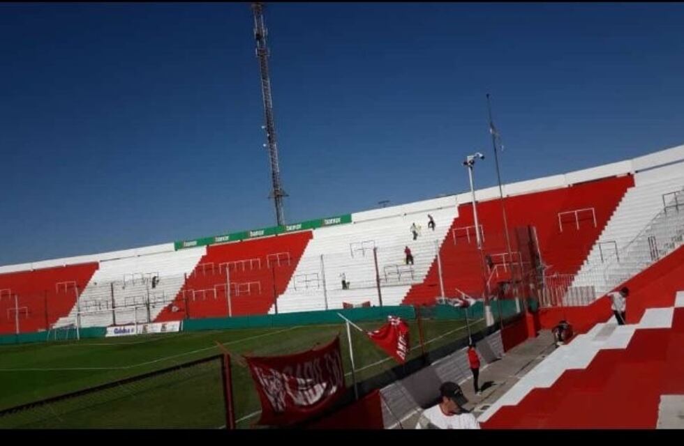 Los hinchas de Instituto, a seguir pintando el estadio para el Centenario