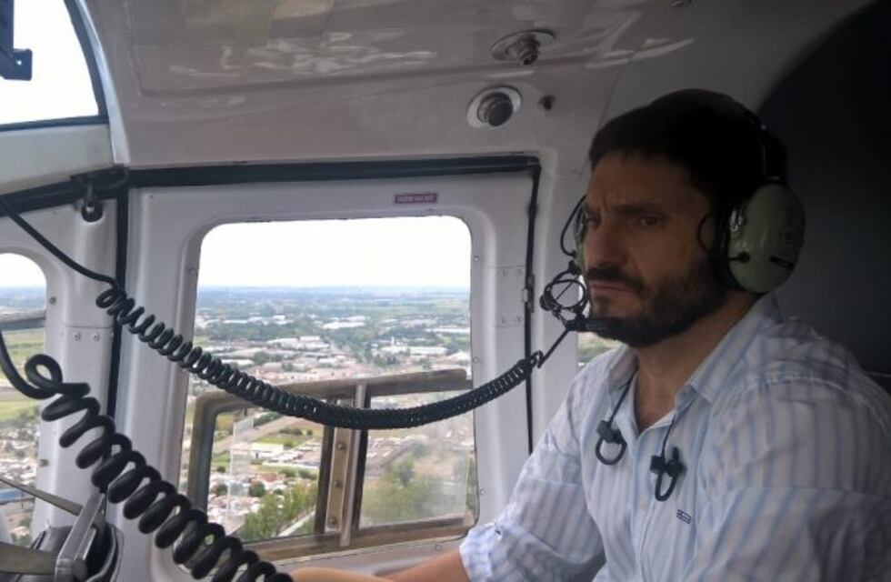 En helicóptero, Pullaro se sumó a los operativos de seguridad