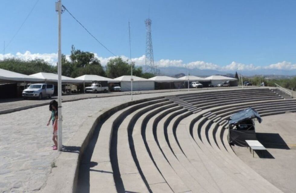 Se elige la Reina Provincial de los Estudiantes en Santa María