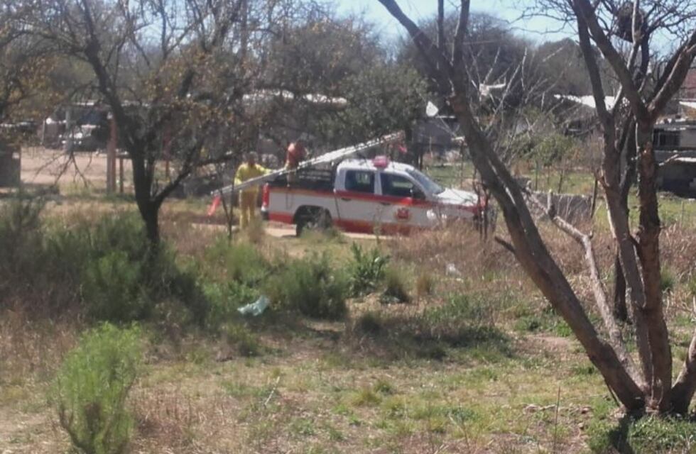 Anisacate: lograron rescatar a un perro que cayó a un pozo de más de 4 metros