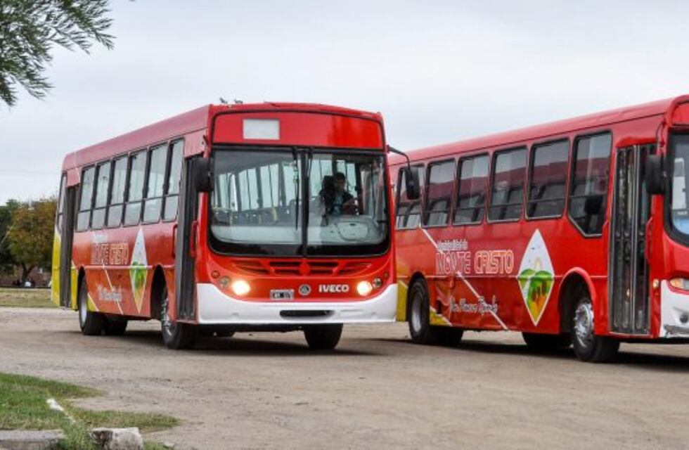 Para imitar: para que no falten al colegio por el frío, el Municipio habilita el transporte comunitario