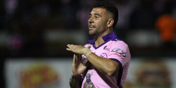 En Perú, el delantero sigue con la T en la piel\u002E