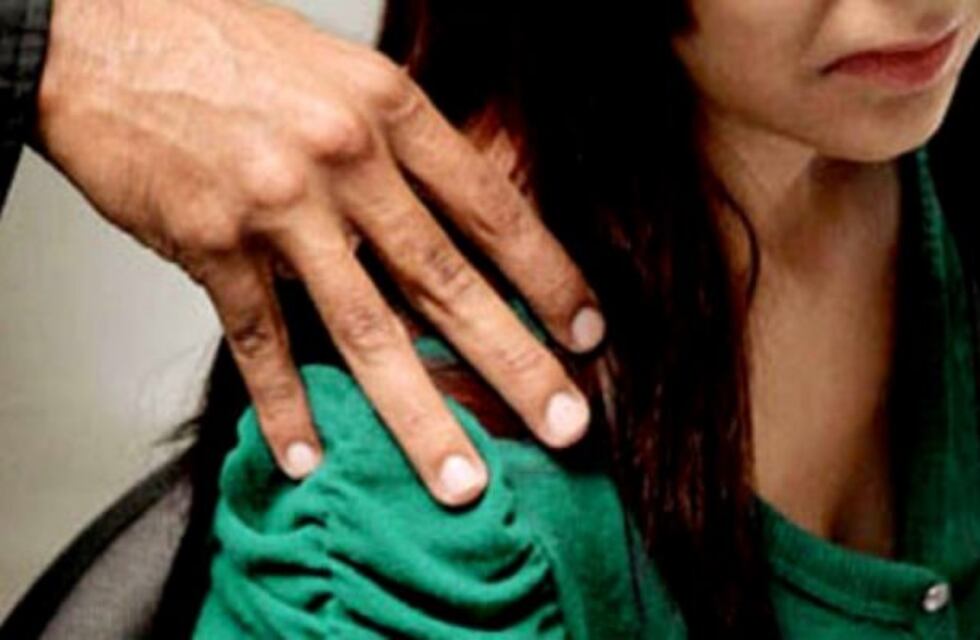 Su jefe la acosó, lo escrachó y fue despedida