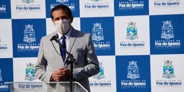 El alcalde señaló que continuará aislado en su domicilio particular\u002E