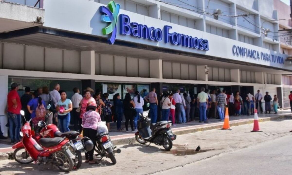 Hoy termina el cronograma del pago de haberes para estatales y municipales