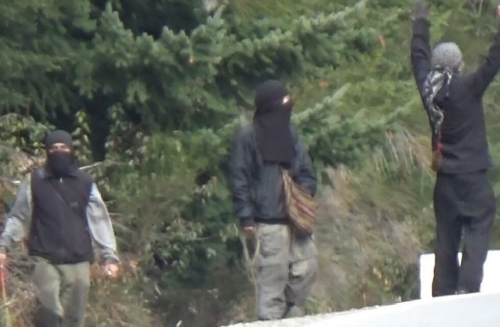 Enfrentamientos entre fuerzas federales y mapuches en Villa Mascardi