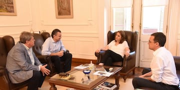 La intendenta se reunió con los diputados provinciales Luis Rubeo y Rubén Galassi\u002E (Prensa Municipalidad de Rosario)