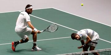 Copa Davis: Leonardo Mayer y Máximo González juegan el dobles ante Alemania\u002E (EFE)