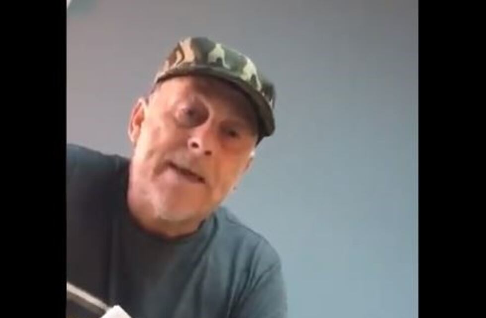 Furia en un consultorio de Campana: un paciente le pegó a una empleada y quedó grabado