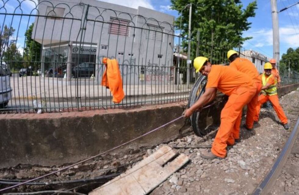 Vecinos de Tolosa protestan contra las obras del paso bajo a nivel 1 y  32