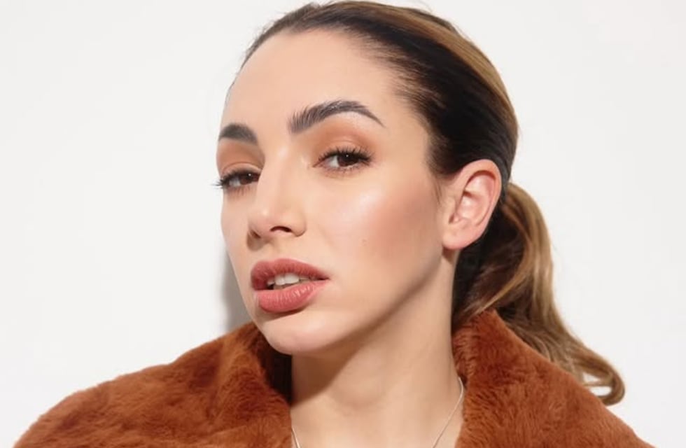 Thelma Fardín conquistó a sus seguidores con un body más cavado y un look total black