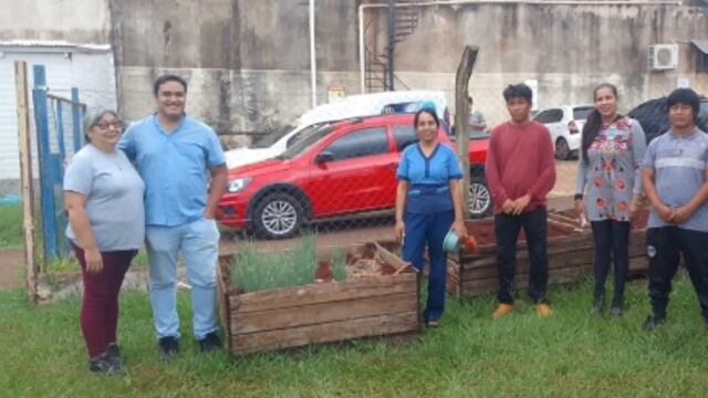 Materializan proyecto de “huerta escolar” entre institución educativa y comunidades indígenas.