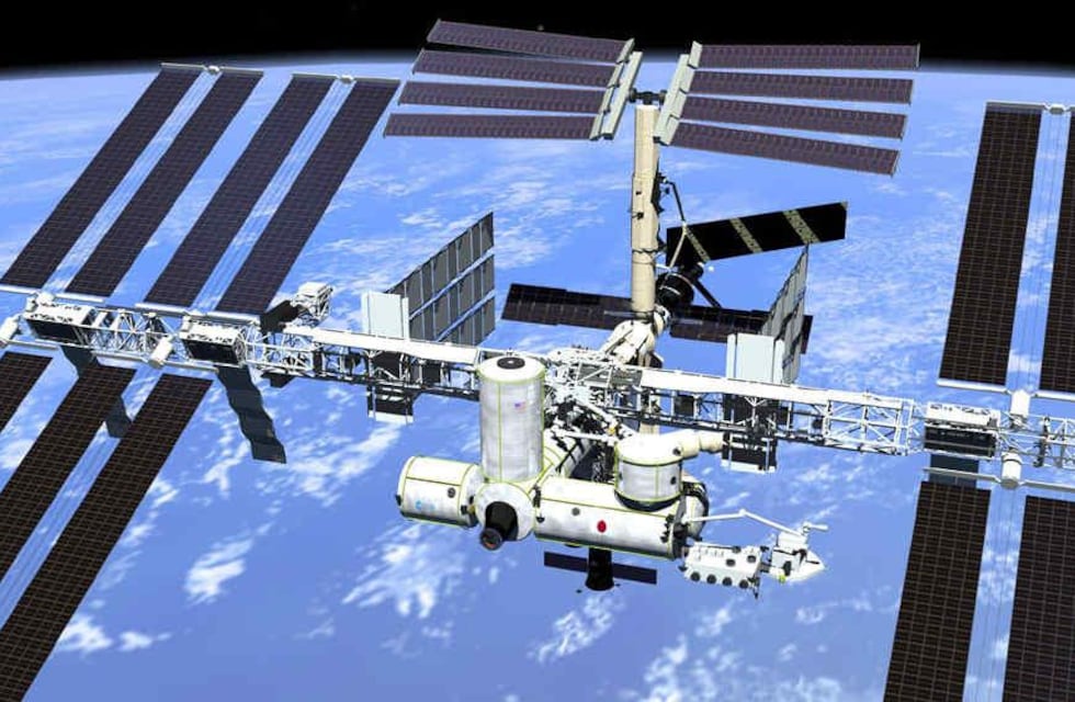 La Estación Espacial Internacional tuvo que corregir su trayectoria por un satélite argentino