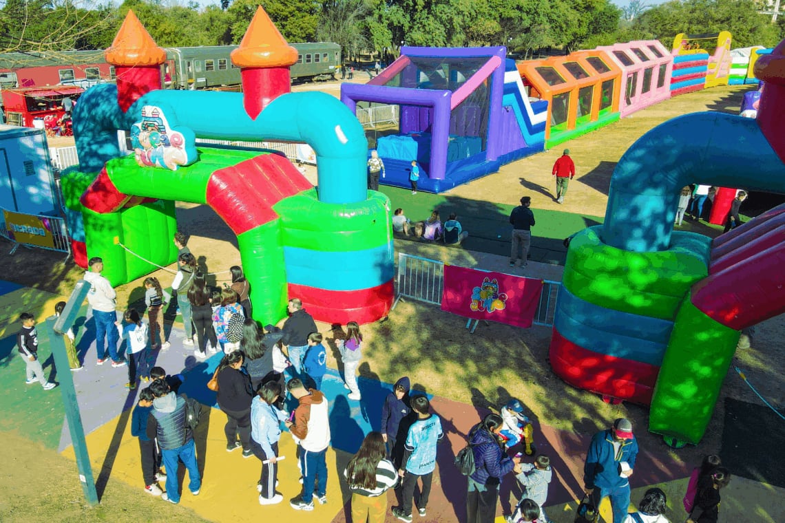 El mega pelotero se encuentra en el Parque Chateau.