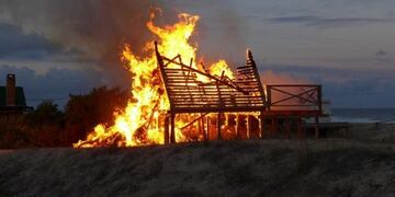 Turistas alquilaban en el lugar y lograron salir a tiempo.