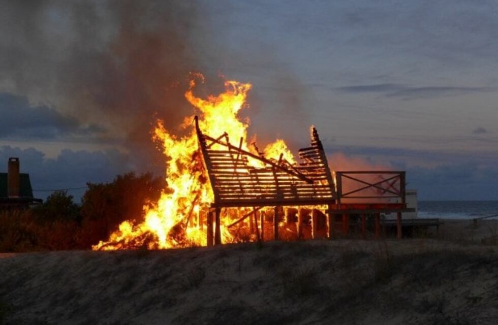 Susto en Potrero de Garay: estaban de vacaciones y se les incendió la cabaña en la que se hospedaban