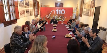 Desayuno por la identidad de Carlos Paz