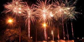 CARLOS PAZ. El show de fuegos artificiales (Fotos: Facebook Esteban Aviles).