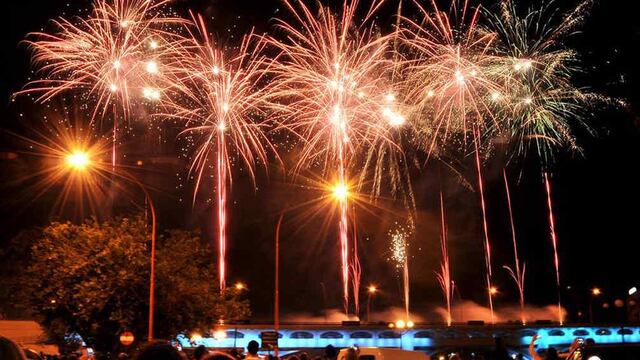 CARLOS PAZ. El show de fuegos artificiales (Fotos: Facebook Esteban Aviles).