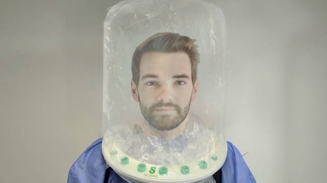 Cordobés. La firma Silmag desarrollo un casco de oxígeno enteramente con insumos nacionales. (Gentileza Silmag)