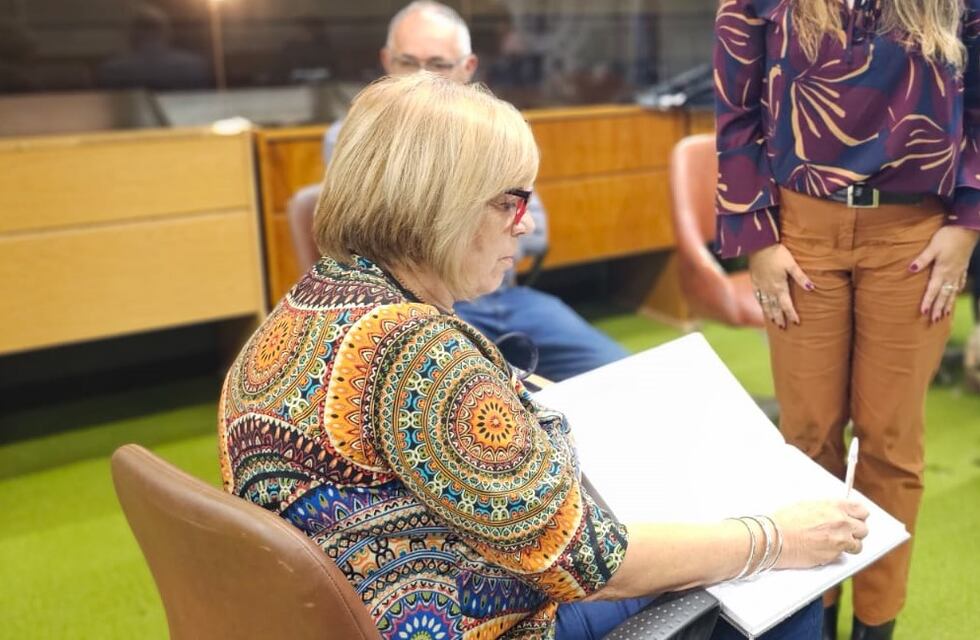 Arroyito: se firmó una acta acuerdo de buenas prácticas políticas tras la rotura de carteles de campaña y agresiones en redes sociales
