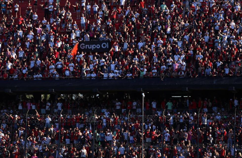 Newell’s cumple 118 años y el festejo arrancó con pirotecnia cerca del Coloso