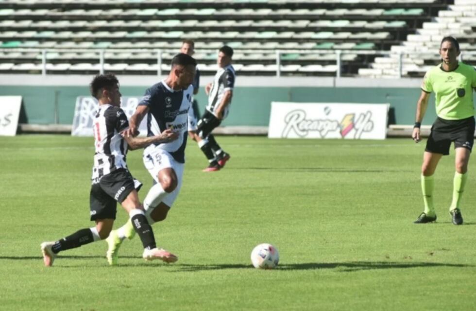 Gimnasia de Mendoza derrotó 2-1 a Alvarado en Mar del Plata