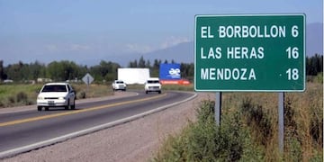 Una familia regresaba anoche de San Juan, se les atravesó una vaca, volcaron y una bebe de 8 meses salió despedida del auto y murió. Imagen ilustrativa