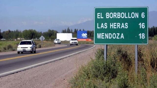 Una familia regresaba anoche de San Juan, se les atravesó una vaca, volcaron y una bebe de 8 meses salió despedida del auto y murió. Imagen ilustrativa