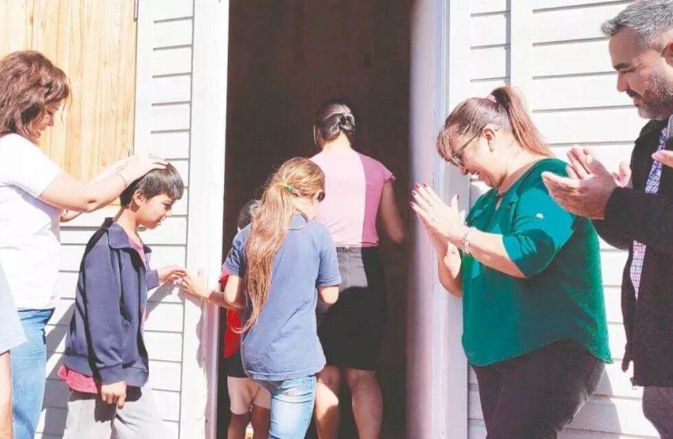Puerto Iguazú: menores en situación de vulnerabilidad recibieron una casa
