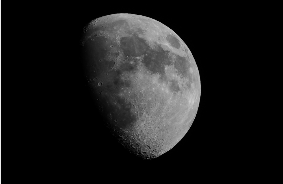 Cuándo es y cómo afecta a cada signo del horóscopo la Luna Negra 2025