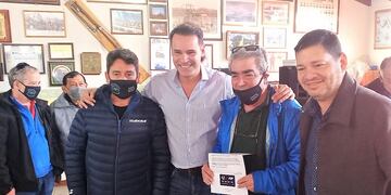 Veteranos de la Guerra de Malvinas y familiares recibieron la Tarjeta +U