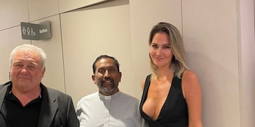 La periodista recibió la bendición del religioso durante la inauguración del sanatorio del Grupo Oroño en Funes.