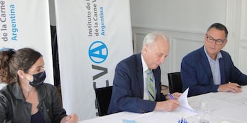Grigera y el INTA firman convenio por impacto ambiental en ganaderia