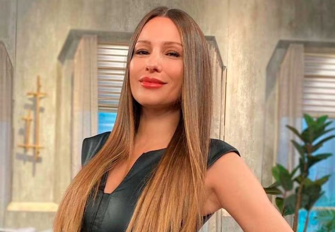 Pampita cautiva a sus seguidores en las redes sociales.