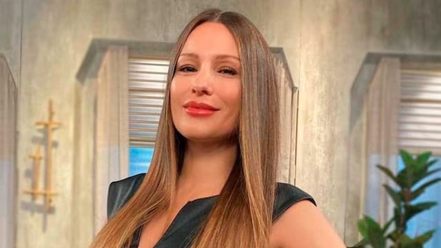 Pampita conquista las redes con sus looks.