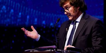 Javier Milei, de la coalición La Libertad Avanza, durante el debate entre candidatos presidenciales.