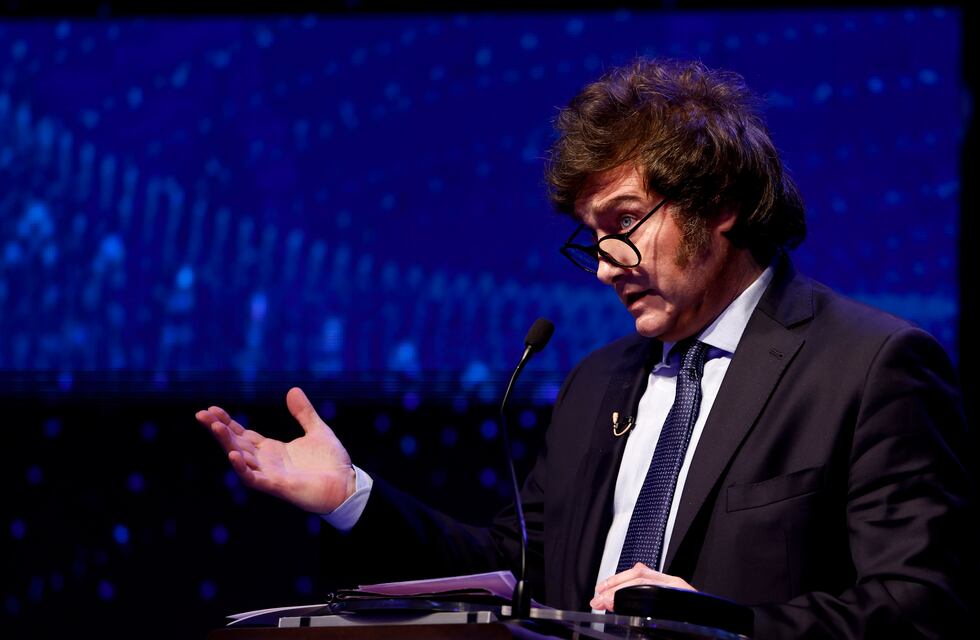 Javier Milei buscó tener control de la situación y negó los 30 mil desaparecidos