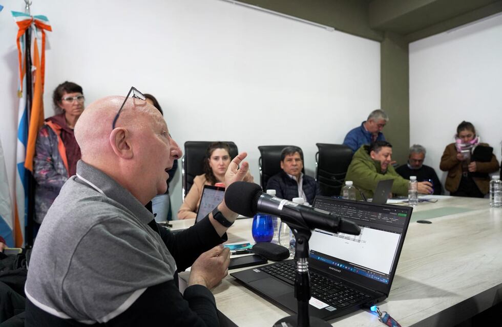 Concejales analizan proyectos de presupuestos de la Secretaría de la Mujer y Políticas Sociales