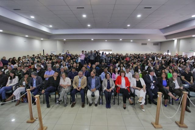 Autoridades provinciales durante la apertura de sesiones del Concejo Deliberante de Río Grande.