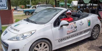 La máquina se oxidaba en un depósito judicial y ahora luce en Villa Los Aromos, donde su jefa comunal dice "a caballo regalado".