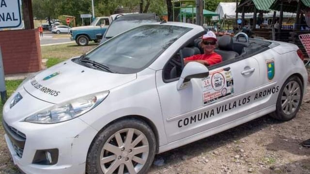 La máquina se oxidaba en un depósito judicial y ahora luce en Villa Los Aromos, donde su jefa comunal dice "a caballo regalado".