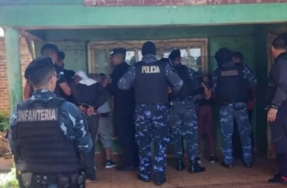 Detienen a individuos por robo a mano armada en Eldorado