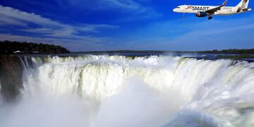 JetSMART regresa con vuelos que unirán Buenos Aires-Puerto Iguazú.