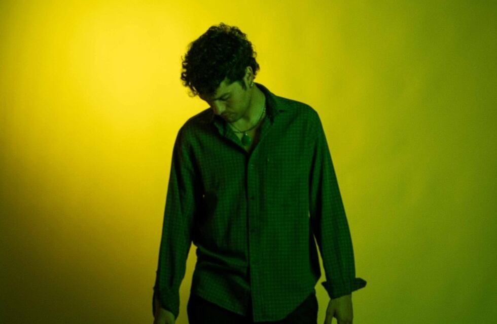 Joaquín Ludeña presentó su nuevo disco “Nos quebramos” en plataformas digitales